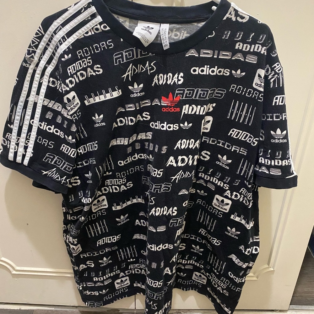 Adidas graphic tee 2xl